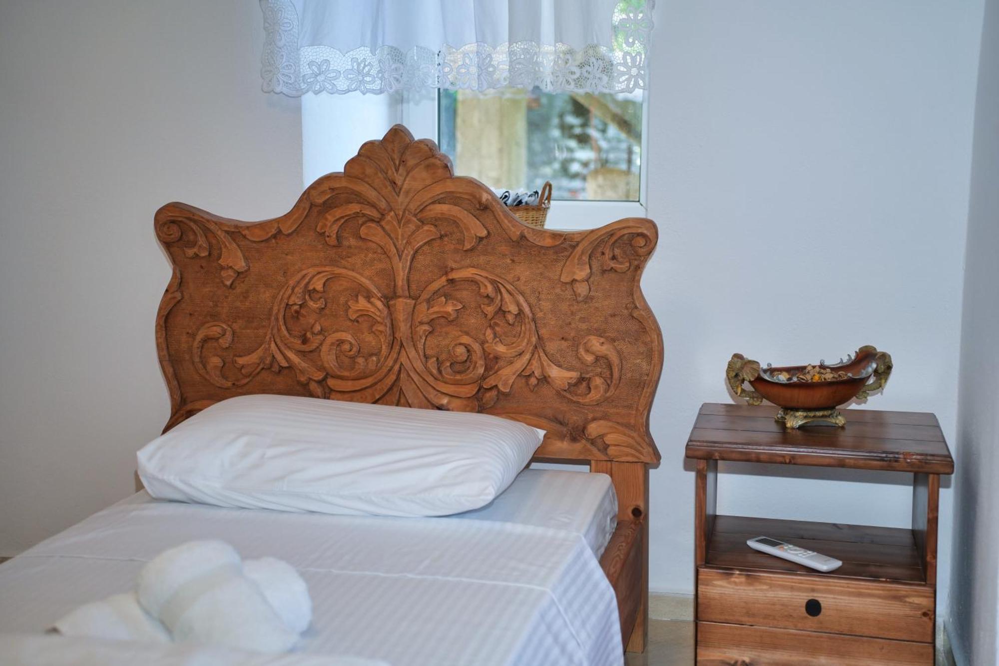 Guri Guesthouse Gjirokastër Extérieur photo