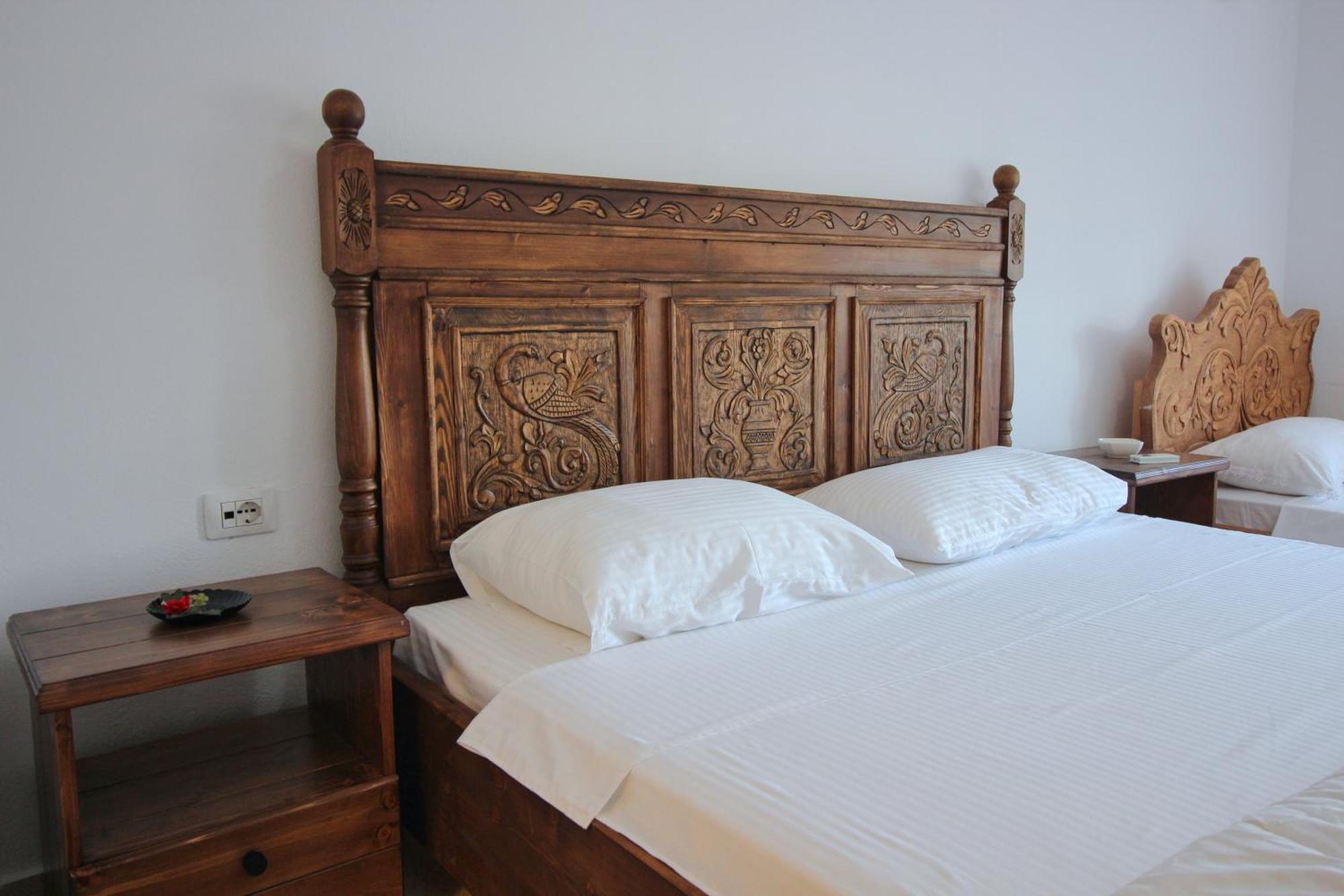 Guri Guesthouse Gjirokastër Extérieur photo