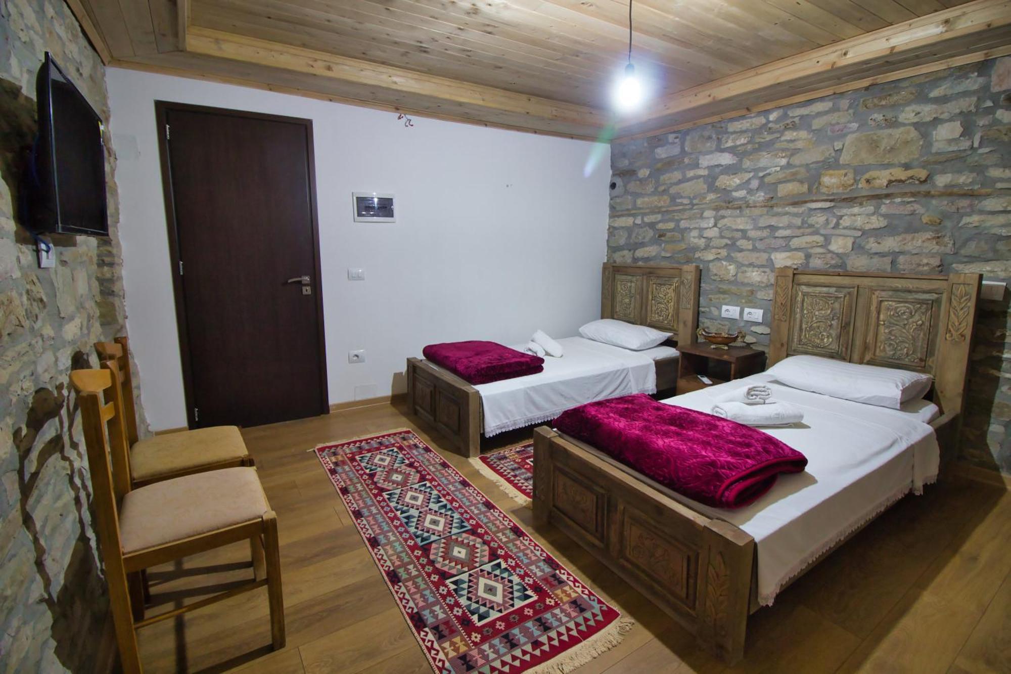 Guri Guesthouse Gjirokastër Extérieur photo