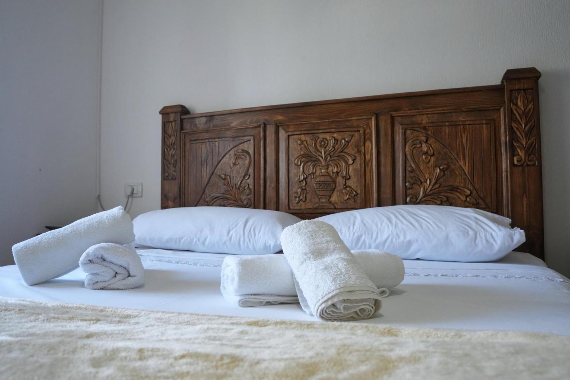 Guri Guesthouse Gjirokastër Extérieur photo