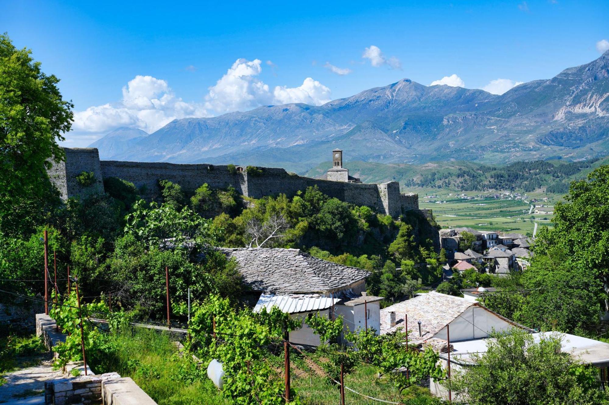 Guri Guesthouse Gjirokastër Extérieur photo