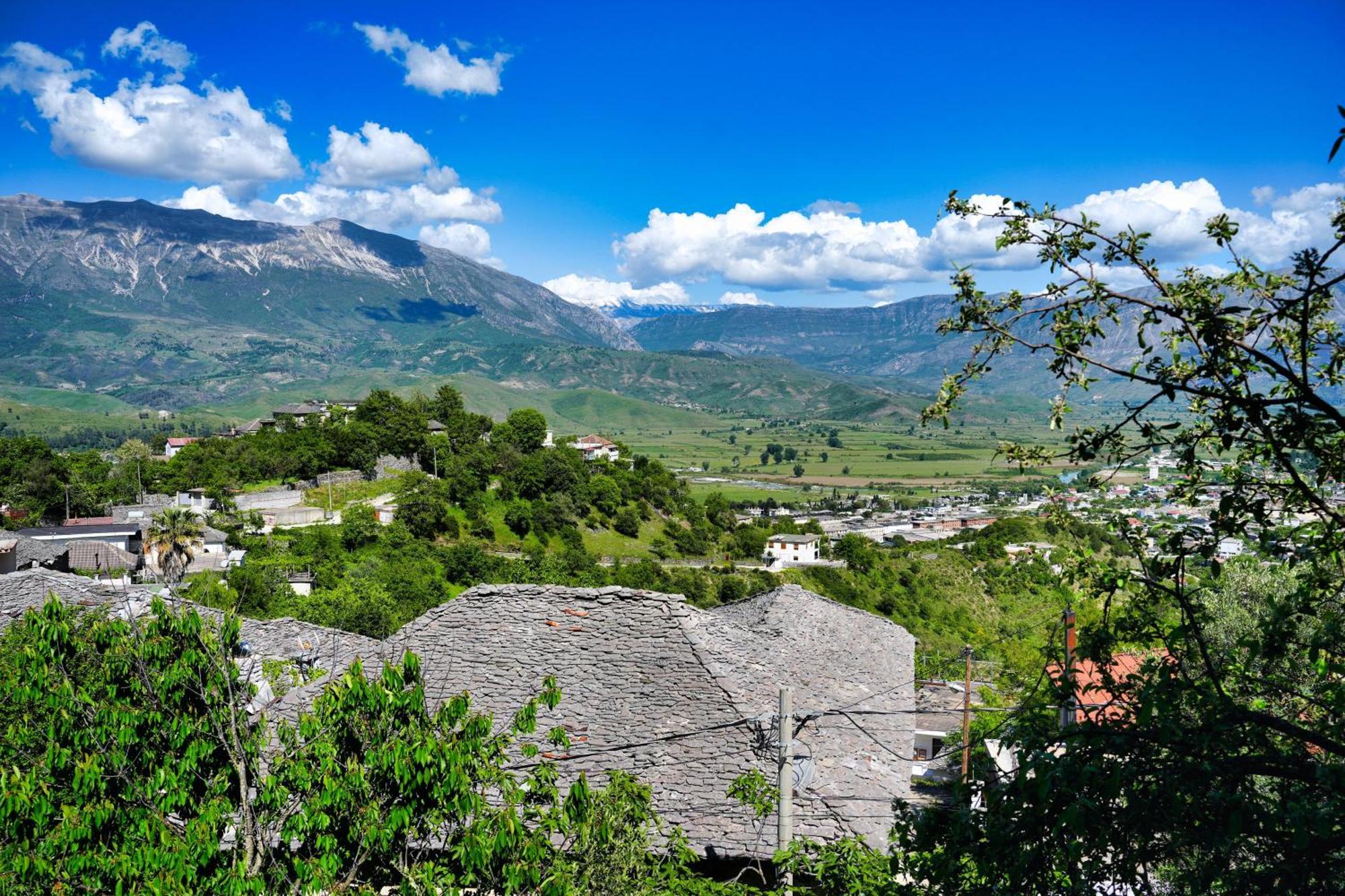 Guri Guesthouse Gjirokastër Extérieur photo