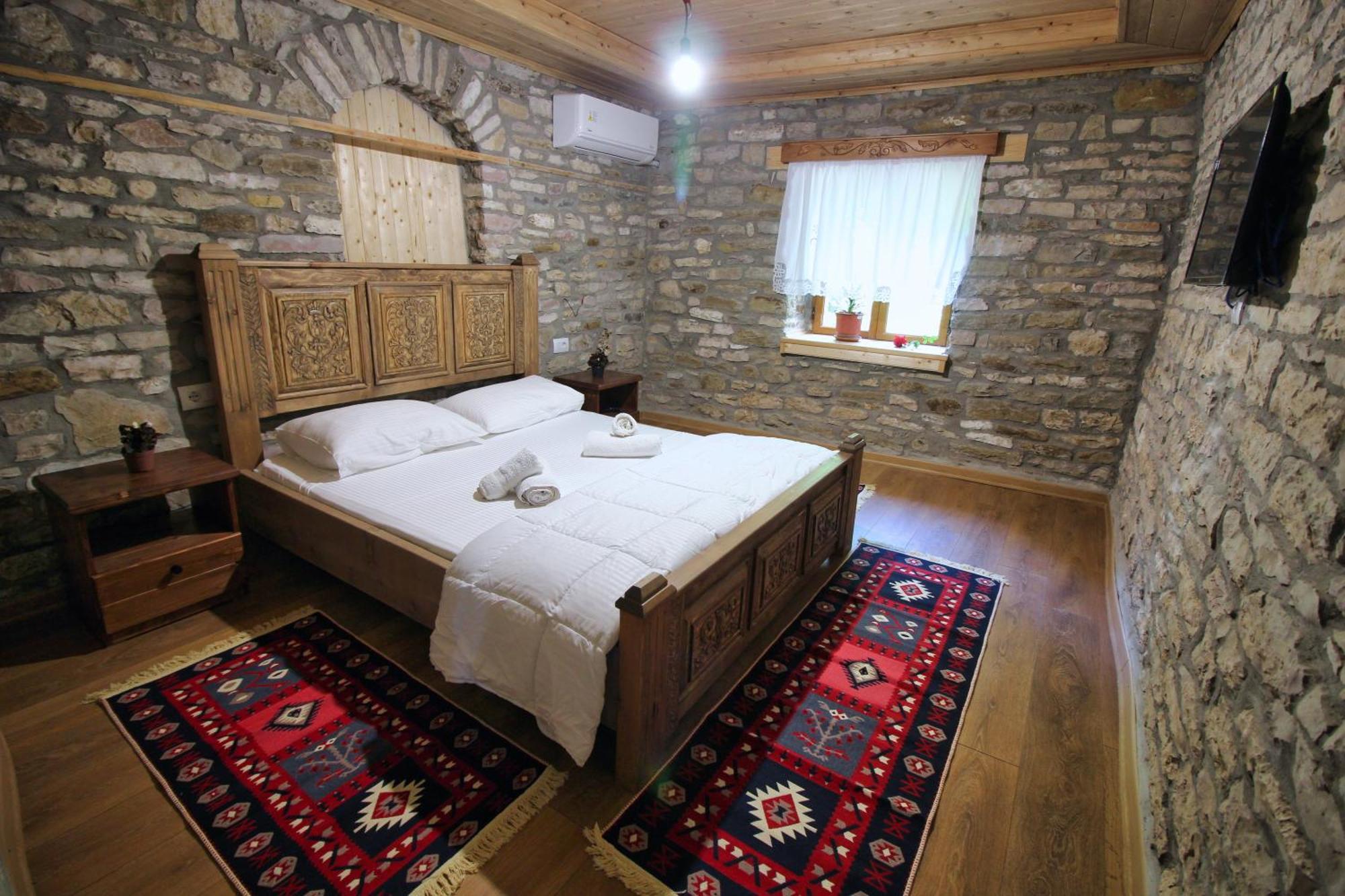 Guri Guesthouse Gjirokastër Extérieur photo