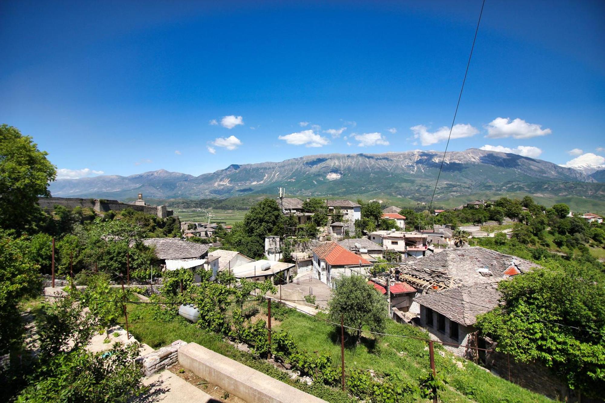 Guri Guesthouse Gjirokastër Extérieur photo
